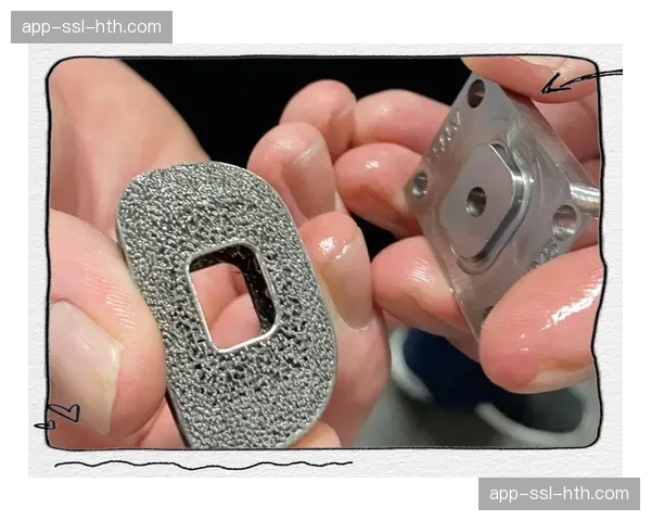 赛场内外：法国车队机械师利用3D打印技术，十分钟内修复车手断裂的变速拨杆